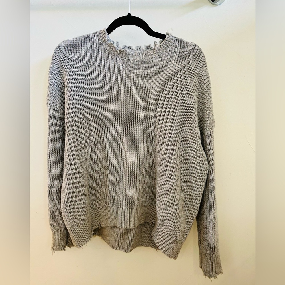 Chelsea Deboer by Lily and Lottie distressed cotton sweater size small grey